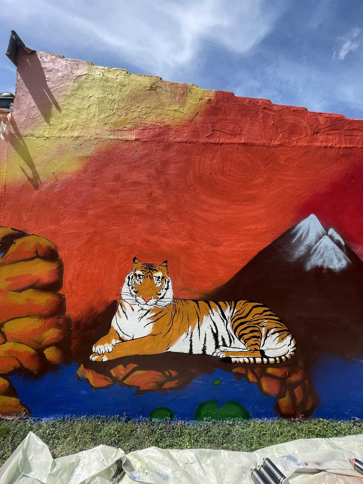 Finishing touches on the tiger, fur details and contrasts